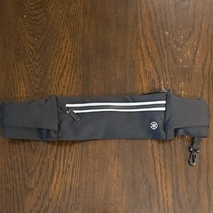 Gaiam Unisex Black Adjustable Stash-It Belt Money Waist Bag Fanny Pack